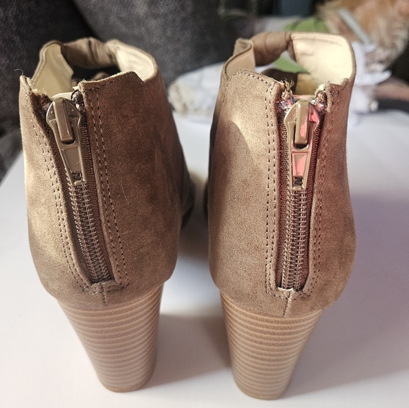 New Booties Size 9 1/2 color brown material suede new with box metaphor  is the - Picture 2 of 10